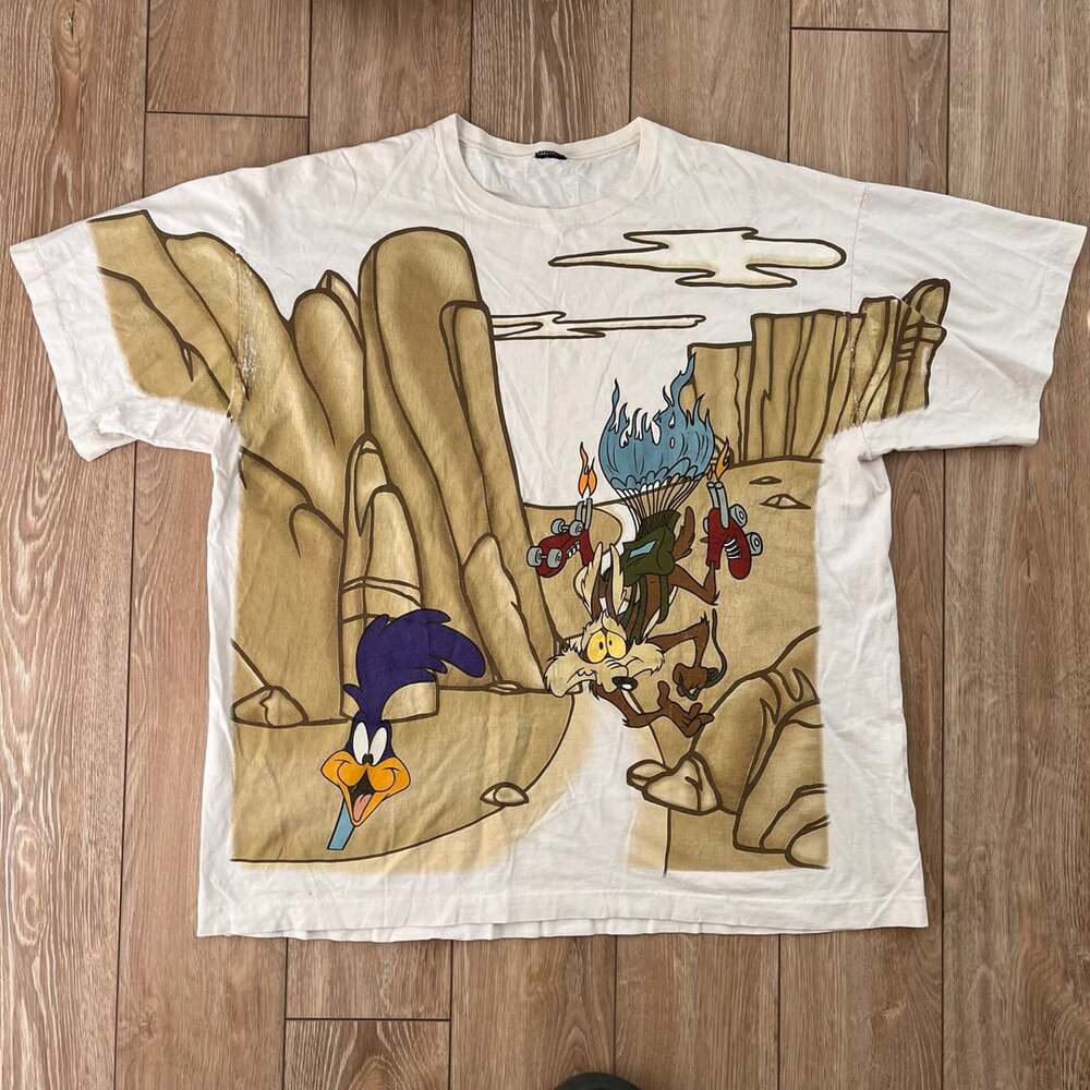 Looney Tunes Wile E Coyote Road Runner Graphic T-Shirt